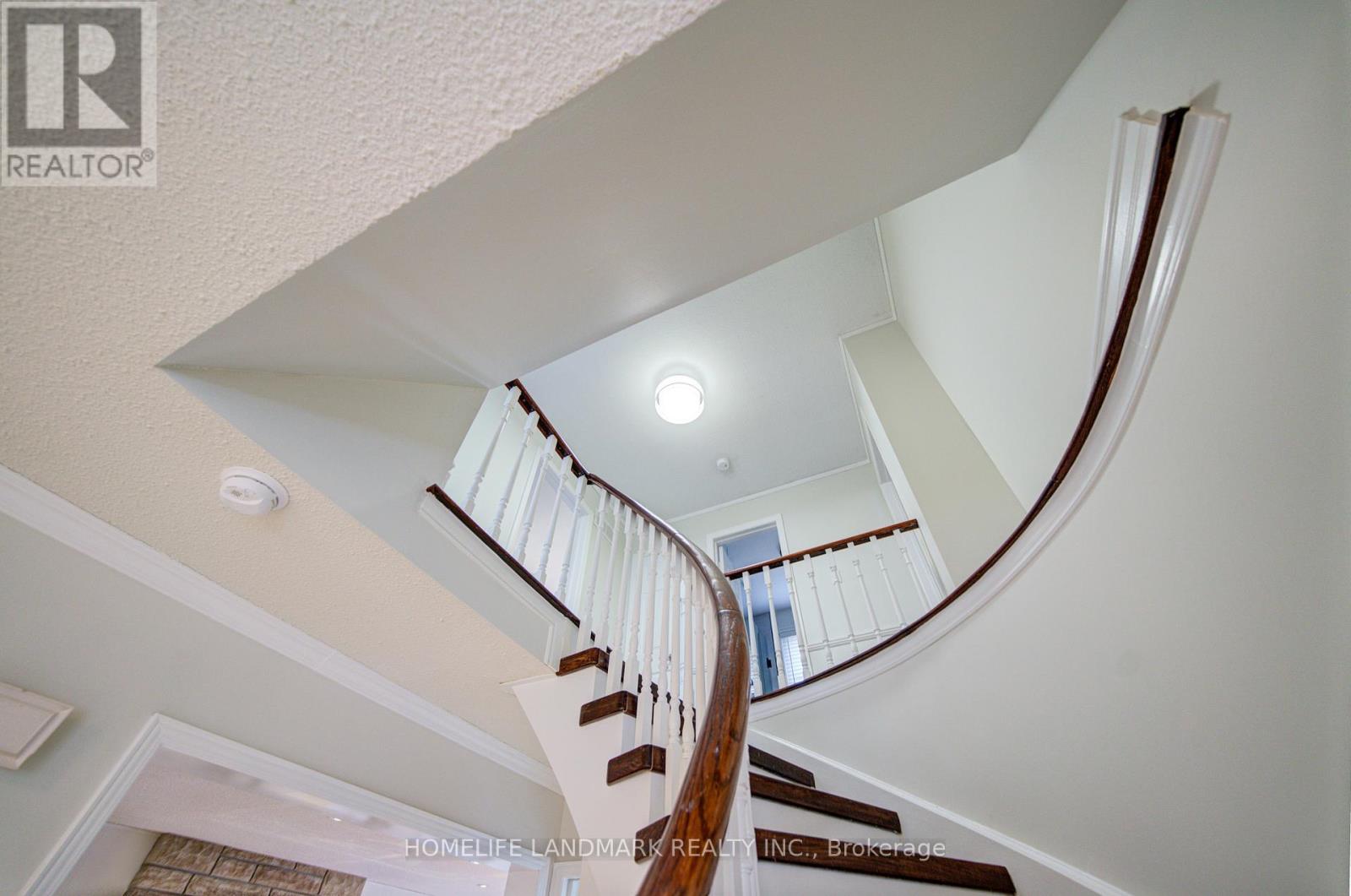 1111 Deer Run, Mississauga (Creditview), Ontario  L5C 3P7 - Photo 23 - W12938010