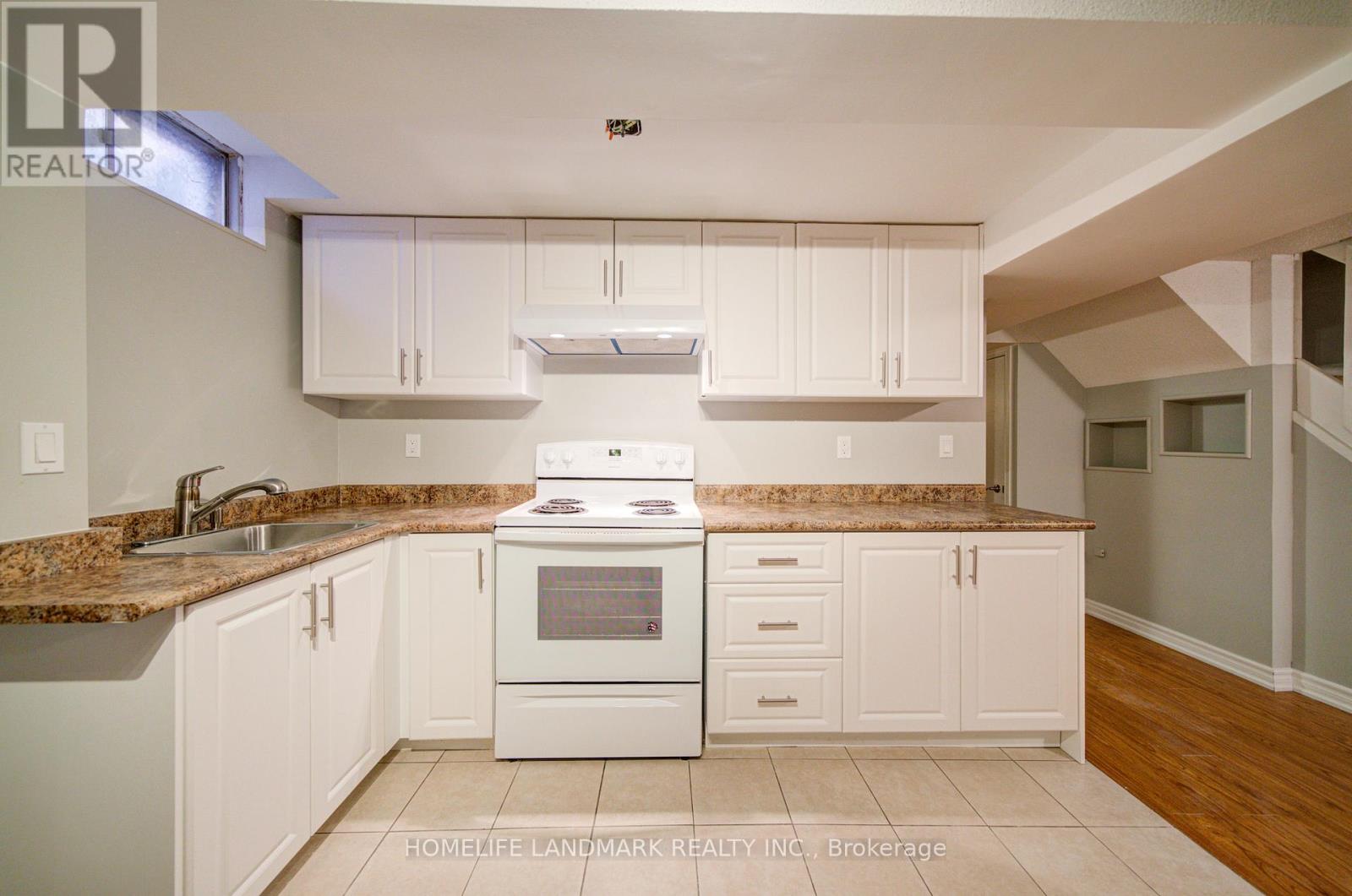 1111 Deer Run, Mississauga (Creditview), Ontario  L5C 3P7 - Photo 40 - W12938010