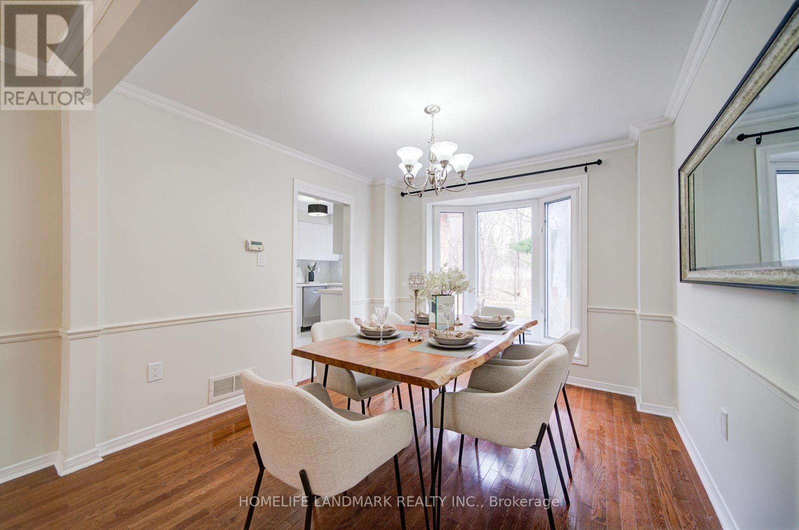 1111 Deer Run, Mississauga (Creditview), Ontario  L5C 3P7 - Photo 8 - W12938010