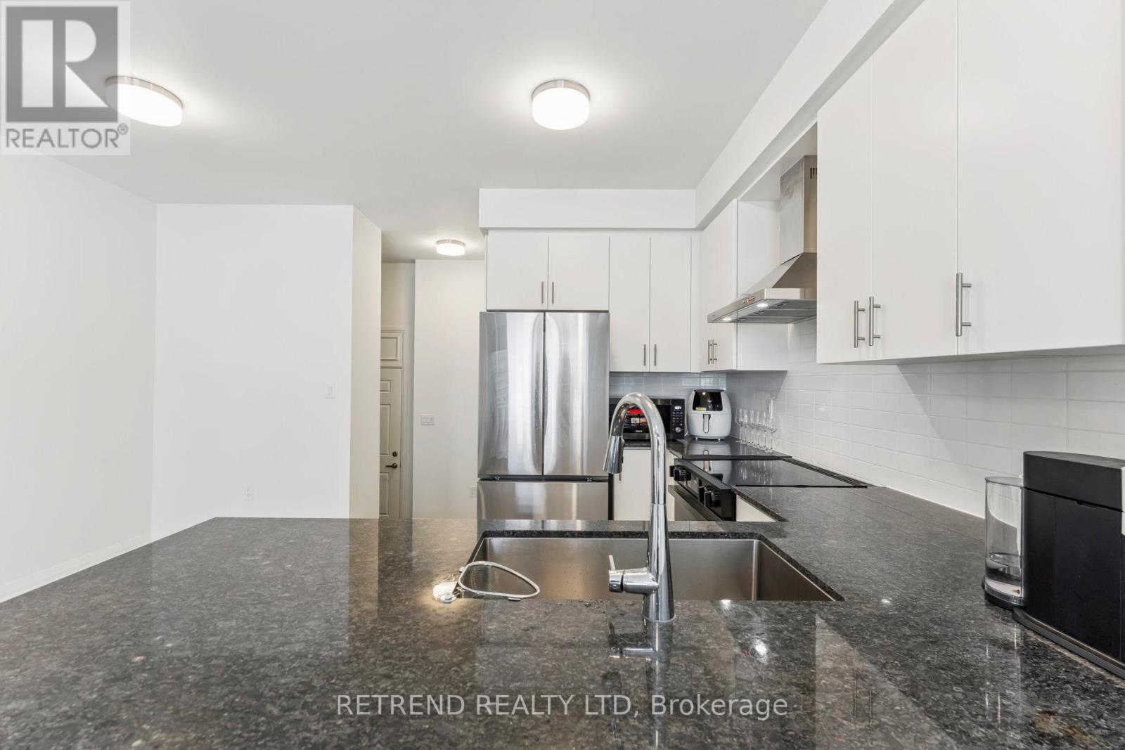 17 Moosehead Drive W, Brampton, Ontario  L7A 0B8 - Photo 7 - W12938018