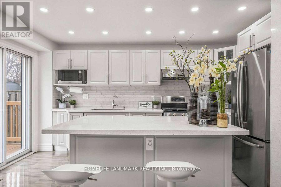 2746 Willowmore Way, Mississauga (Meadowvale), Ontario  L5N 3N9 - Photo 11 - W12938026