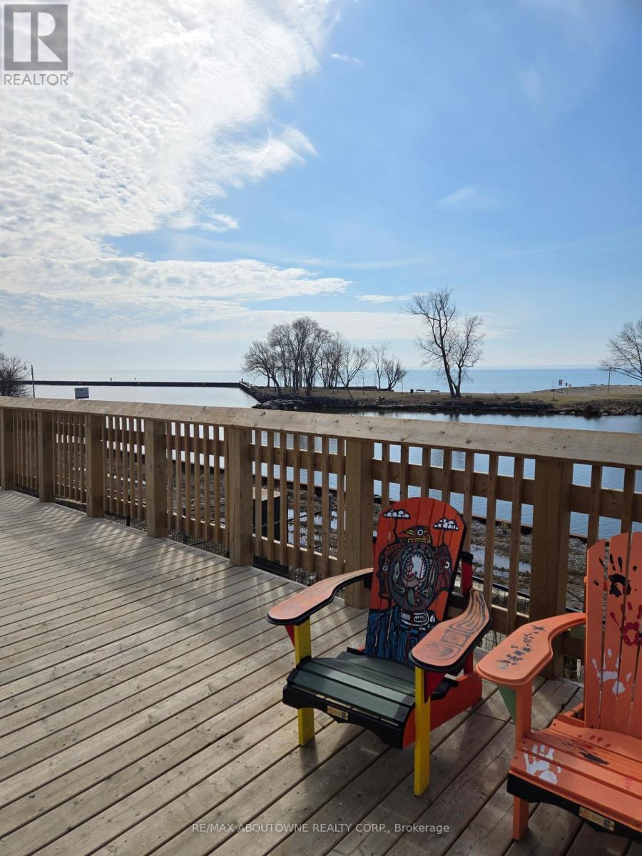 319 - 100 Bronte Road, Oakville, Ontario  L6L 6L5 - Photo 4 - W12938046