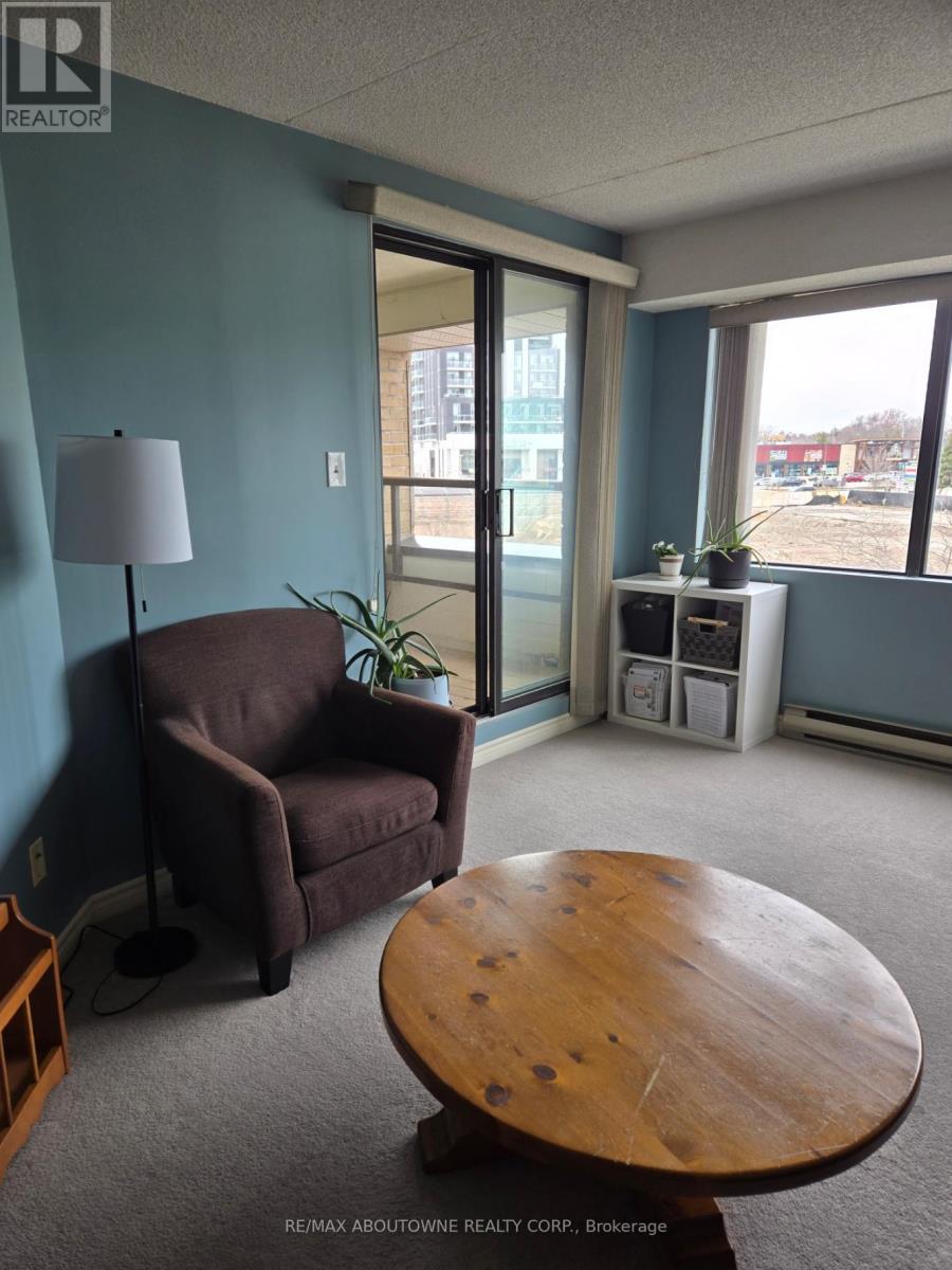 319 - 100 Bronte Road, Oakville, Ontario  L6L 6L5 - Photo 5 - W12938046