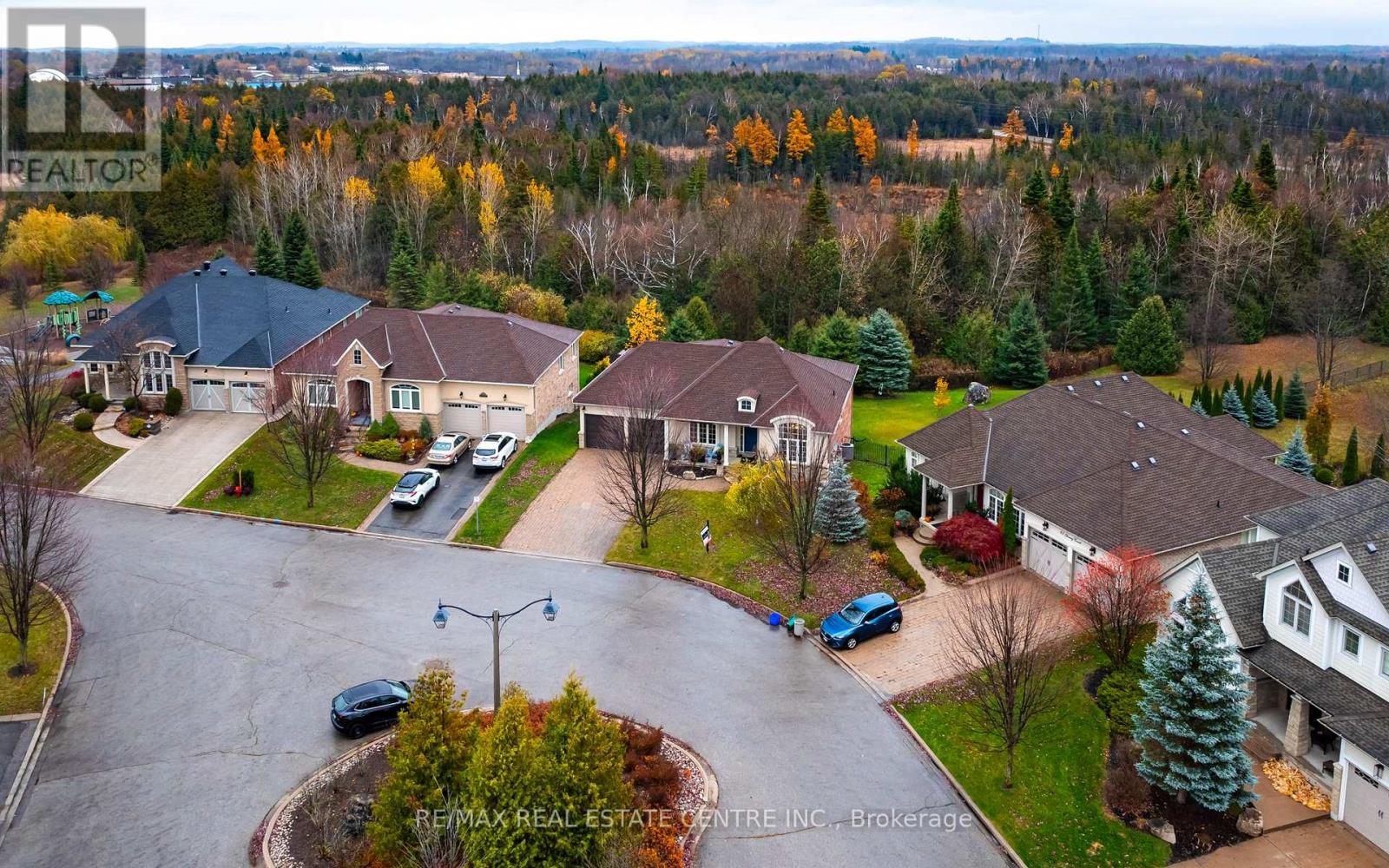 59 Young Court, Orangeville, Ontario  L9W 0A8 - Photo 3 - W12938062