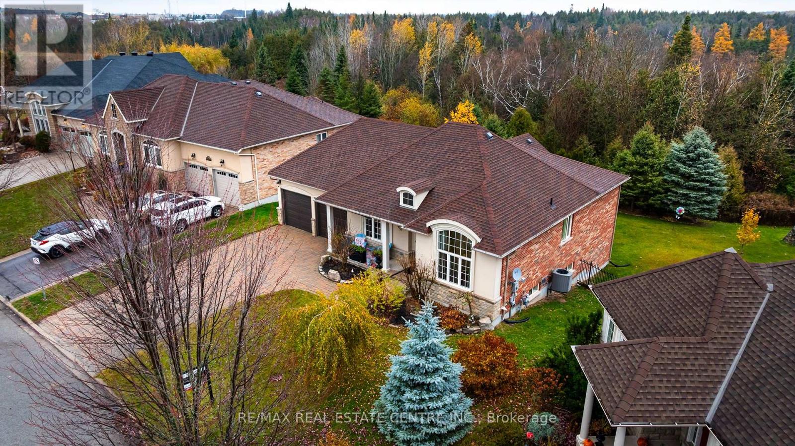 59 Young Court, Orangeville, Ontario  L9W 0A8 - Photo 4 - W12938062