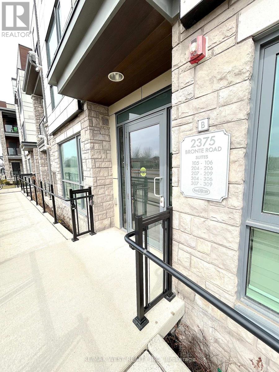 309 - 2375 Bronte Road, Oakville, Ontario  L6M 1P5 - Photo 2 - W12938086