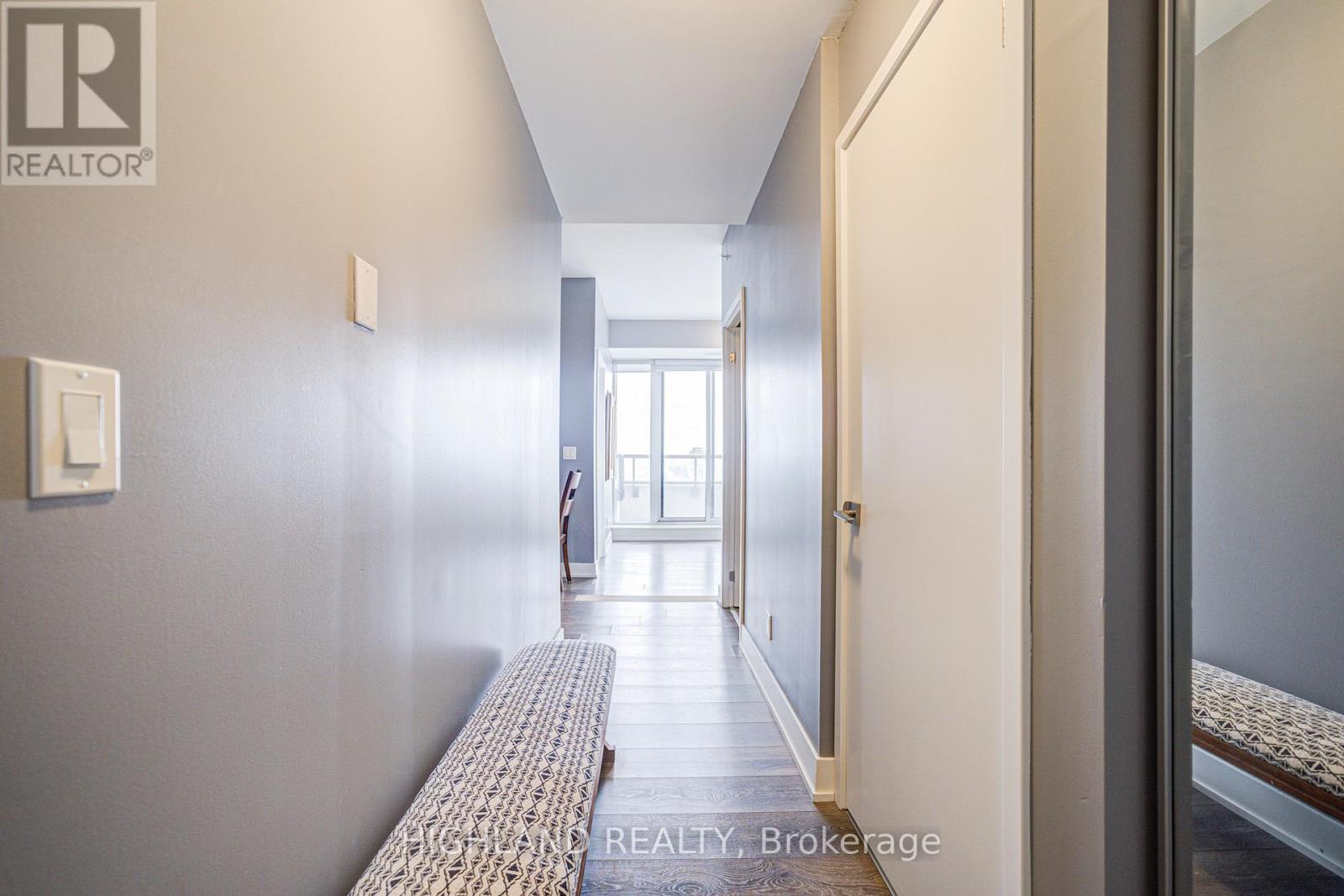 2108 - 297 Oak Walk Drive, Oakville, Ontario  L6H 3R6 - Photo 10 - W12938090