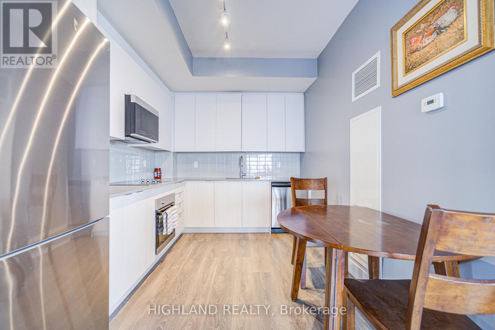 2108 - 297 Oak Walk Drive, Oakville, Ontario  L6H 3R6 - Photo 12 - W12938090