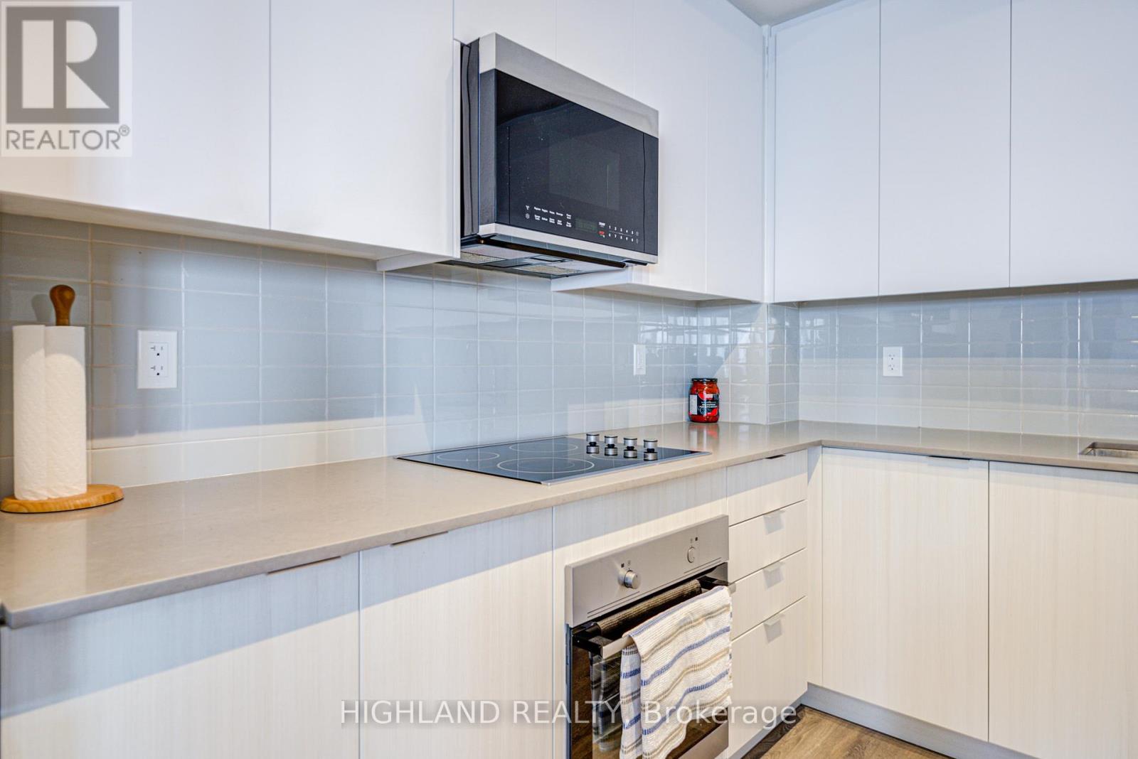 2108 - 297 Oak Walk Drive, Oakville, Ontario  L6H 3R6 - Photo 13 - W12938090