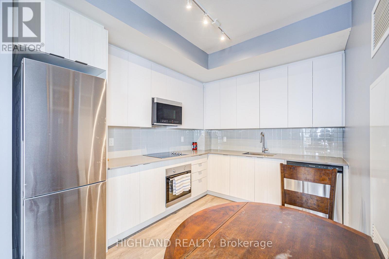 2108 - 297 Oak Walk Drive, Oakville, Ontario  L6H 3R6 - Photo 14 - W12938090