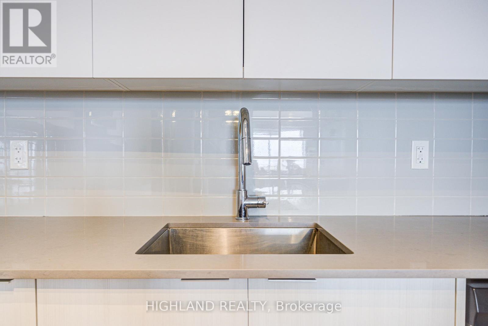 2108 - 297 Oak Walk Drive, Oakville, Ontario  L6H 3R6 - Photo 15 - W12938090