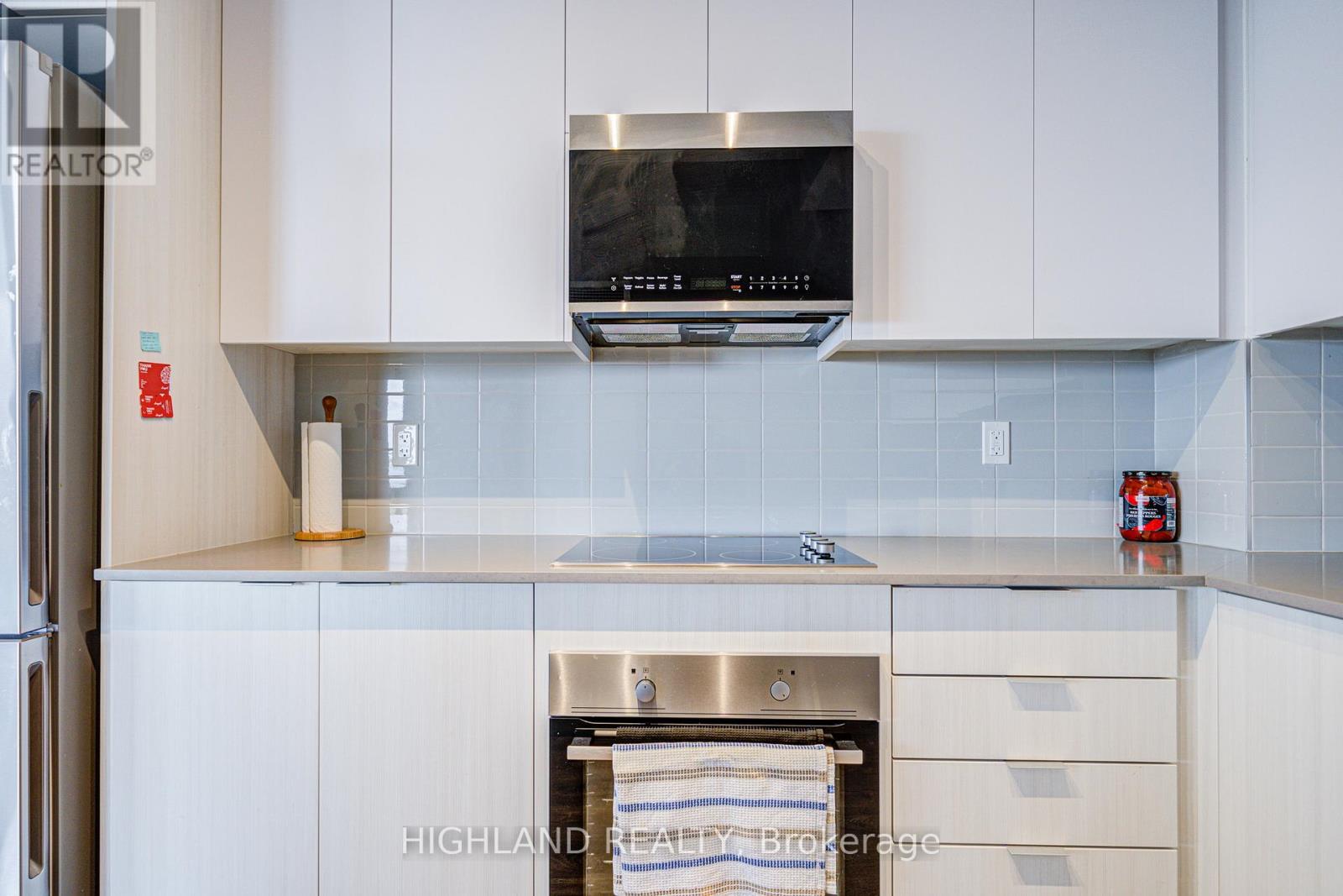 2108 - 297 Oak Walk Drive, Oakville, Ontario  L6H 3R6 - Photo 16 - W12938090