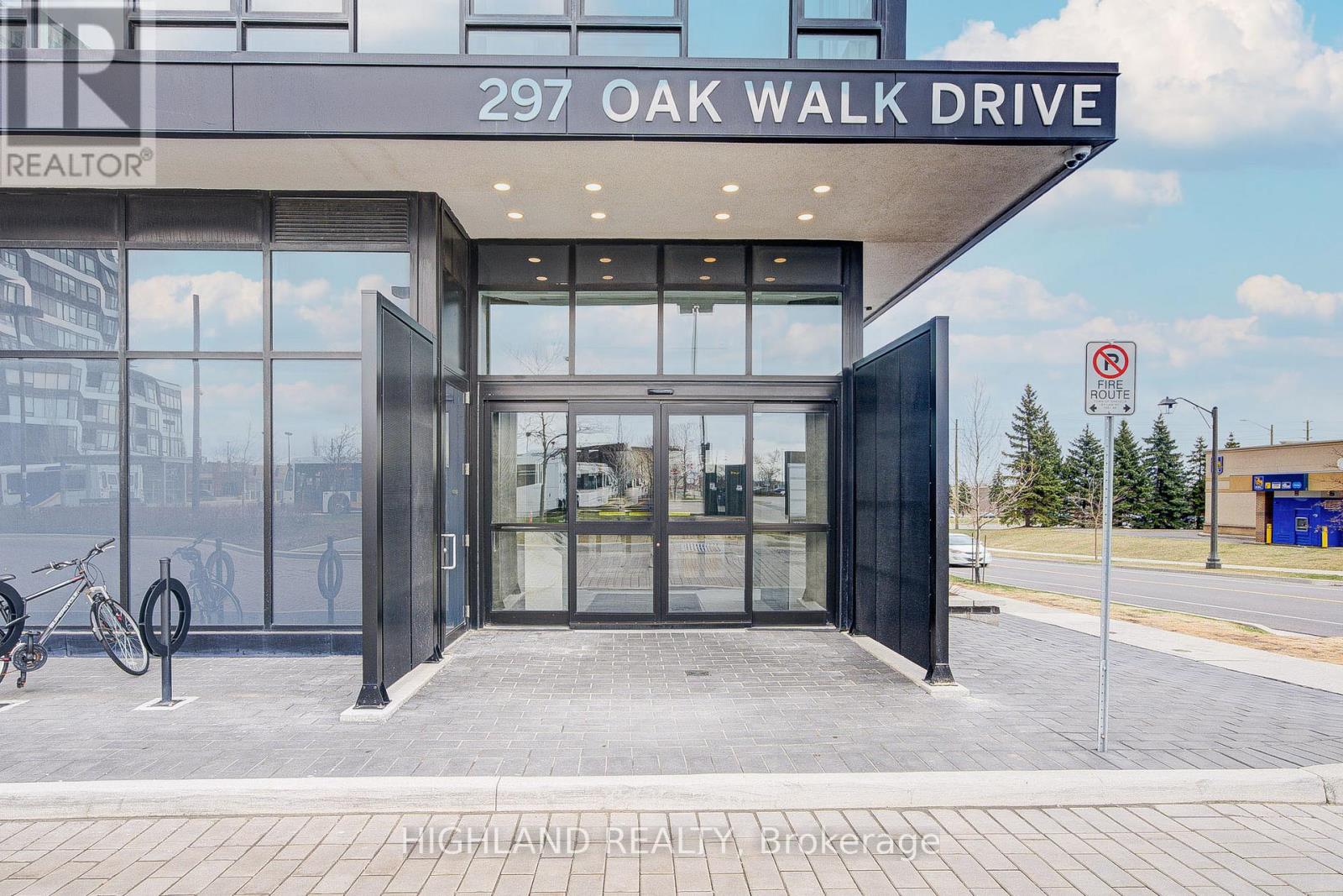 2108 - 297 Oak Walk Drive, Oakville, Ontario  L6H 3R6 - Photo 3 - W12938090