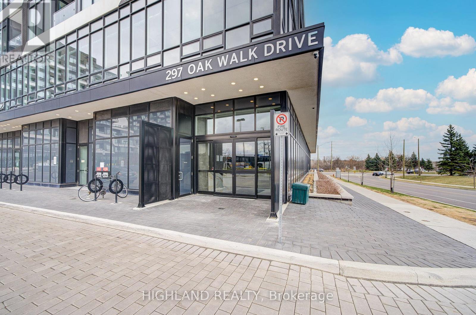 2108 - 297 Oak Walk Drive, Oakville, Ontario  L6H 3R6 - Photo 4 - W12938090