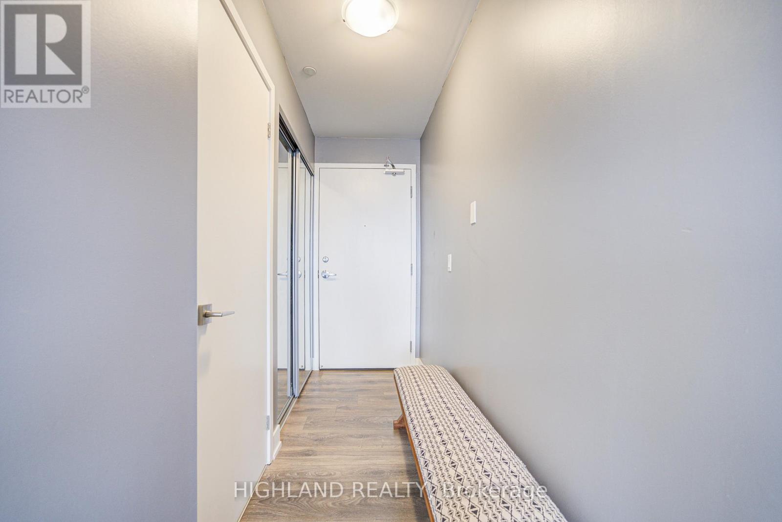 2108 - 297 Oak Walk Drive, Oakville, Ontario  L6H 3R6 - Photo 8 - W12938090