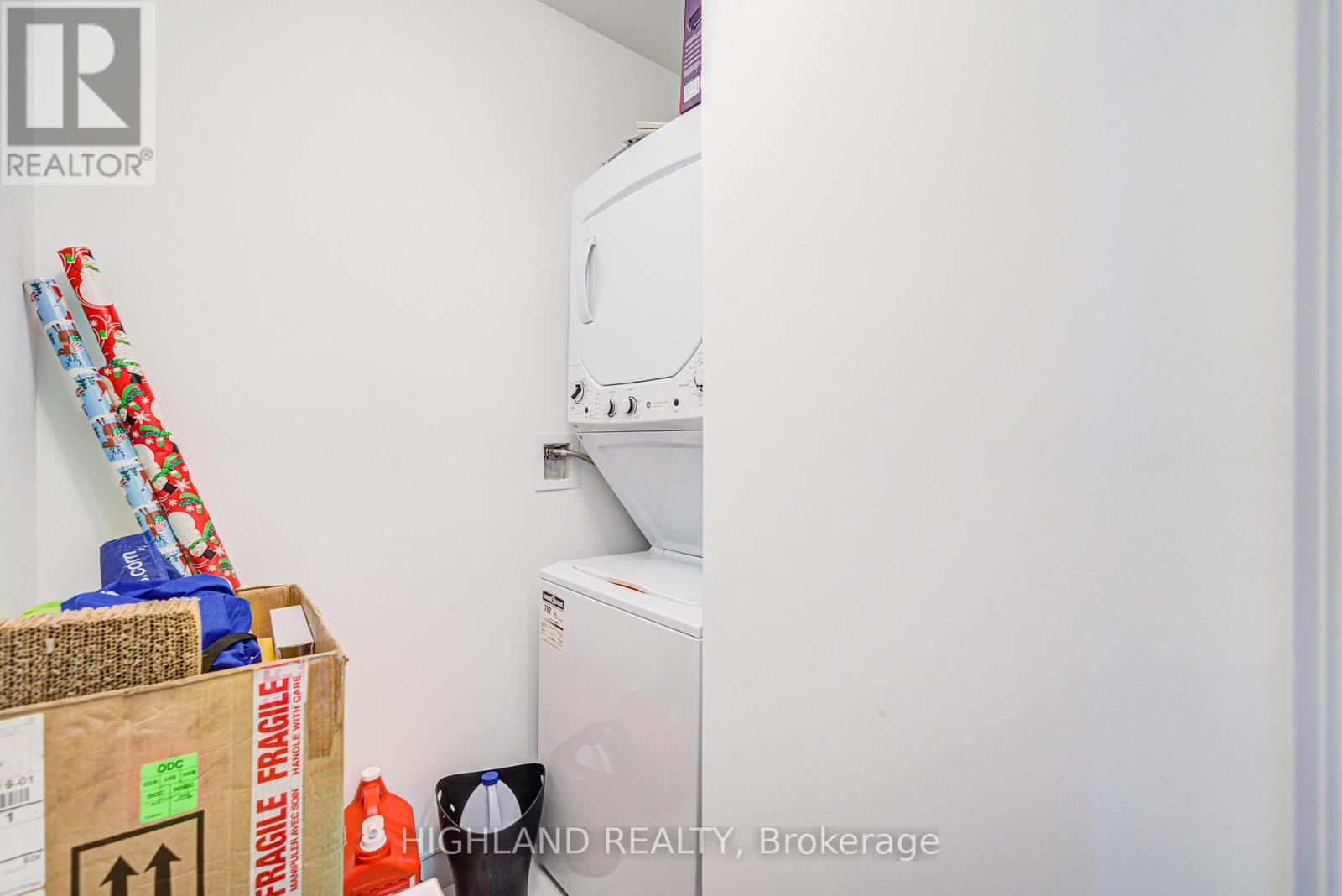 2108 - 297 Oak Walk Drive, Oakville, Ontario  L6H 3R6 - Photo 9 - W12938090