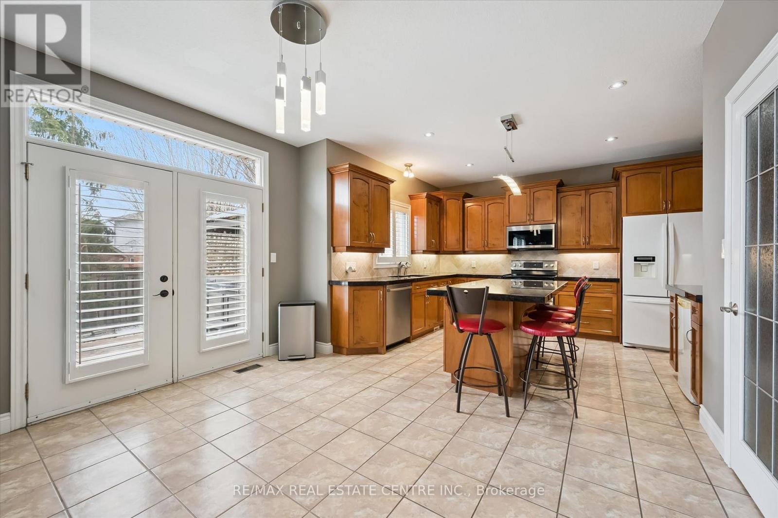 417 Palamino Place, Waterloo, Ontario  N2K 4K5 - Photo 14 - X12938024