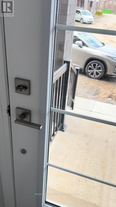 33 - 313 Conklin Road, Brantford, Ontario  N3T 0Y8 - Photo 3 - X12938030