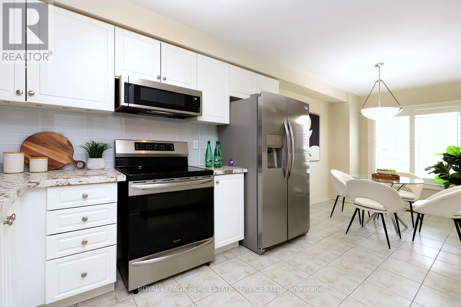 67 - 1575 South Parade Court, Mississauga, Ontario L5M 6E9 - Photo 3 - W12916738