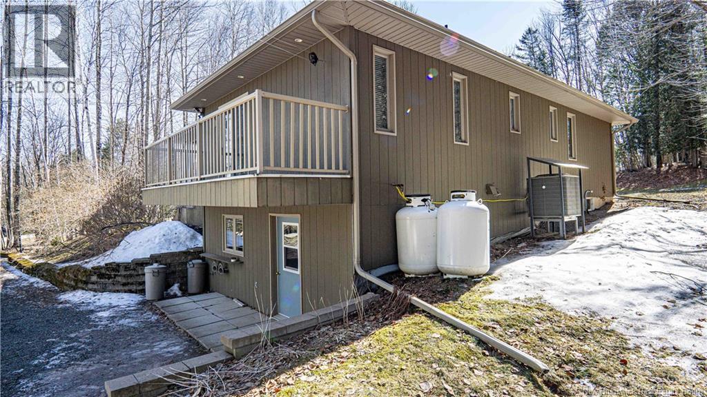 33 Ridgeview Drive, Keswick Ridge, New Brunswick  E6L 1R1 - Photo 2 - NB136063