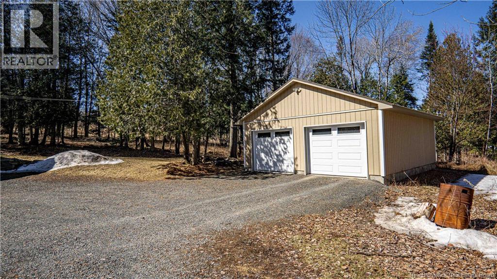 33 Ridgeview Drive, Keswick Ridge, New Brunswick  E6L 1R1 - Photo 3 - NB136063