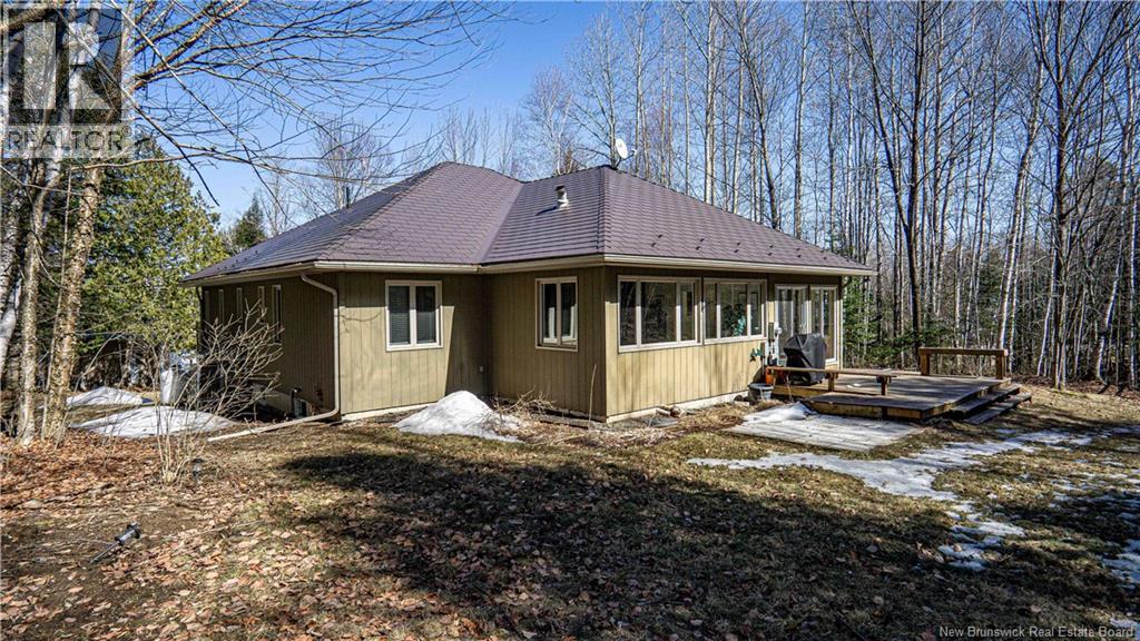 33 Ridgeview Drive, Keswick Ridge, New Brunswick  E6L 1R1 - Photo 4 - NB136063