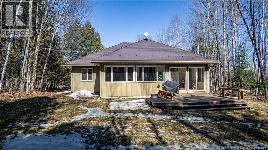 33 Ridgeview Drive, Keswick Ridge, New Brunswick  E6L 1R1 - Photo 5 - NB136063