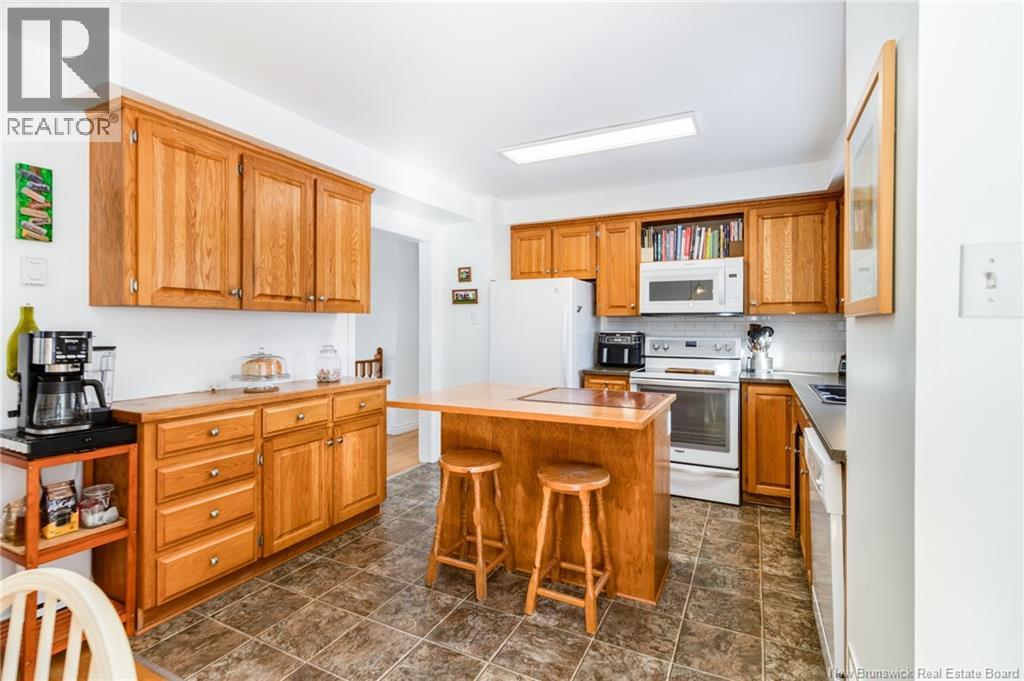 19 Mooers Drive, Fredericton, New Brunswick  E3C 1K9 - Photo 10 - NB135774
