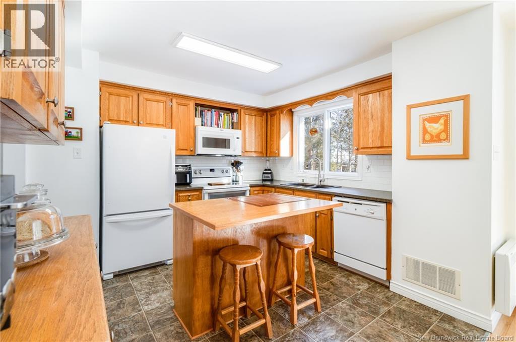 19 Mooers Drive, Fredericton, New Brunswick  E3C 1K9 - Photo 11 - NB135774