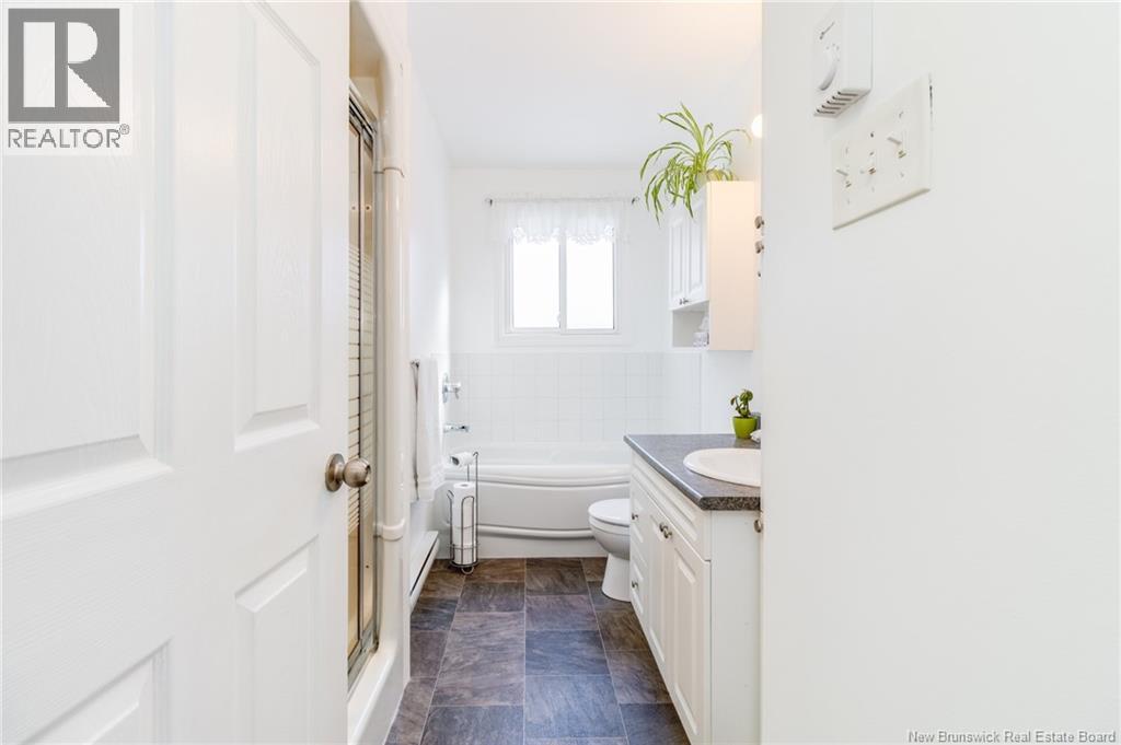 19 Mooers Drive, Fredericton, New Brunswick  E3C 1K9 - Photo 22 - NB135774