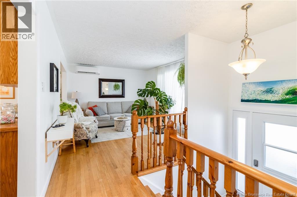 19 Mooers Drive, Fredericton, New Brunswick  E3C 1K9 - Photo 3 - NB135774