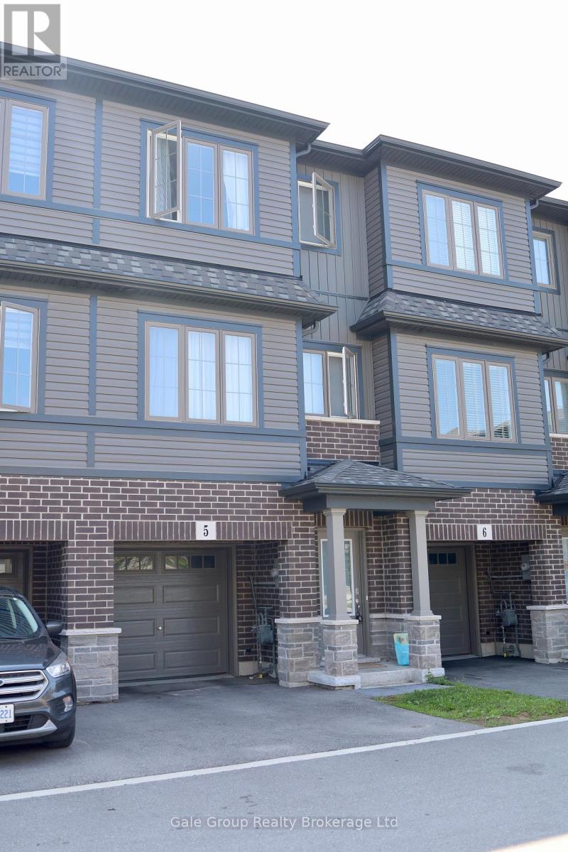 UNIT 5 - 124 COMPASS TRAIL, Cambridge, Ontario