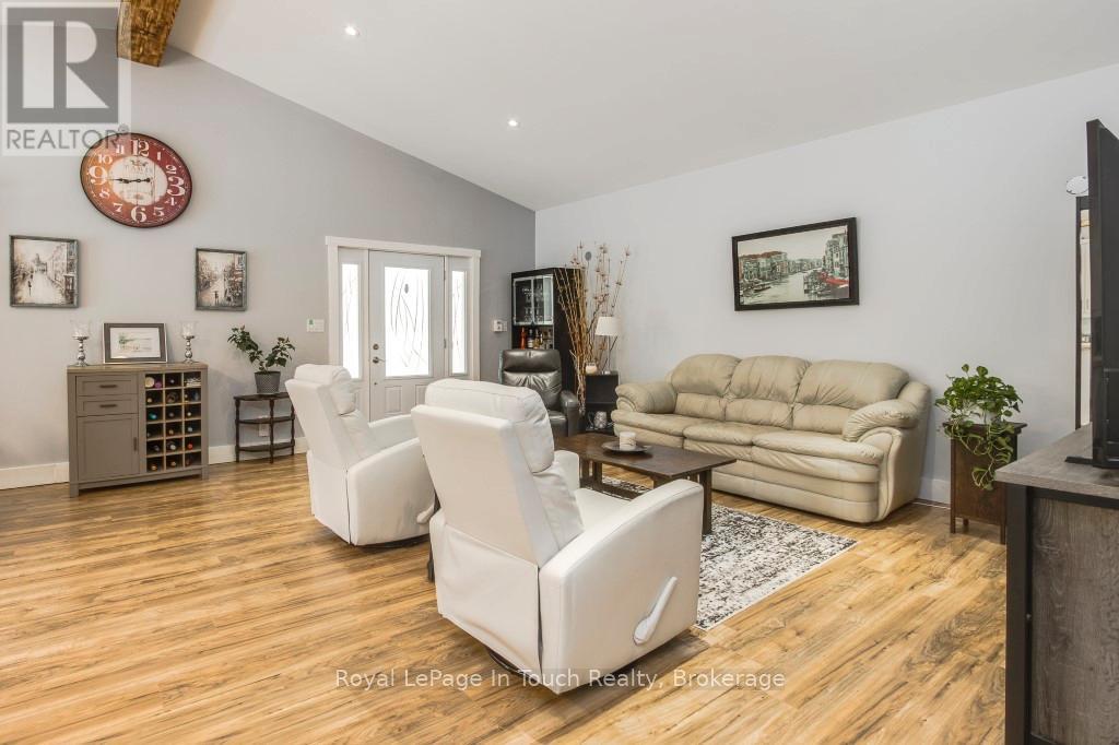 31 Earldom Boulevard, Tay (Port Mcnicoll), Ontario  L0K 1R0 - Photo 5 - S12938124