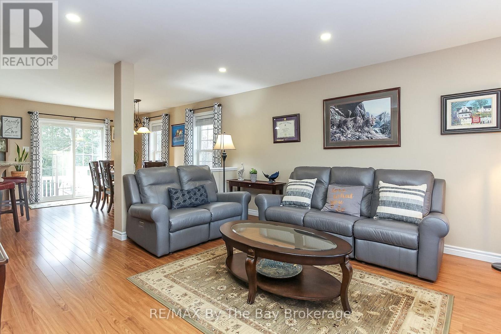 99 Lily Drive, Wasaga Beach, Ontario  L9Z 2Z2 - Photo 12 - S12938126