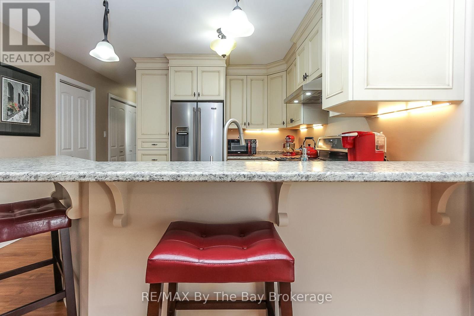 99 Lily Drive, Wasaga Beach, Ontario  L9Z 2Z2 - Photo 18 - S12938126