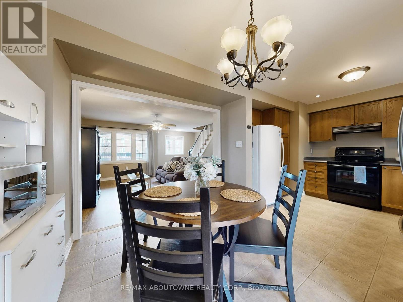 9 - 2360 Parkhaven Boulevard, Oakville, Ontario  L6H 7S6 - Photo 16 - W12919958