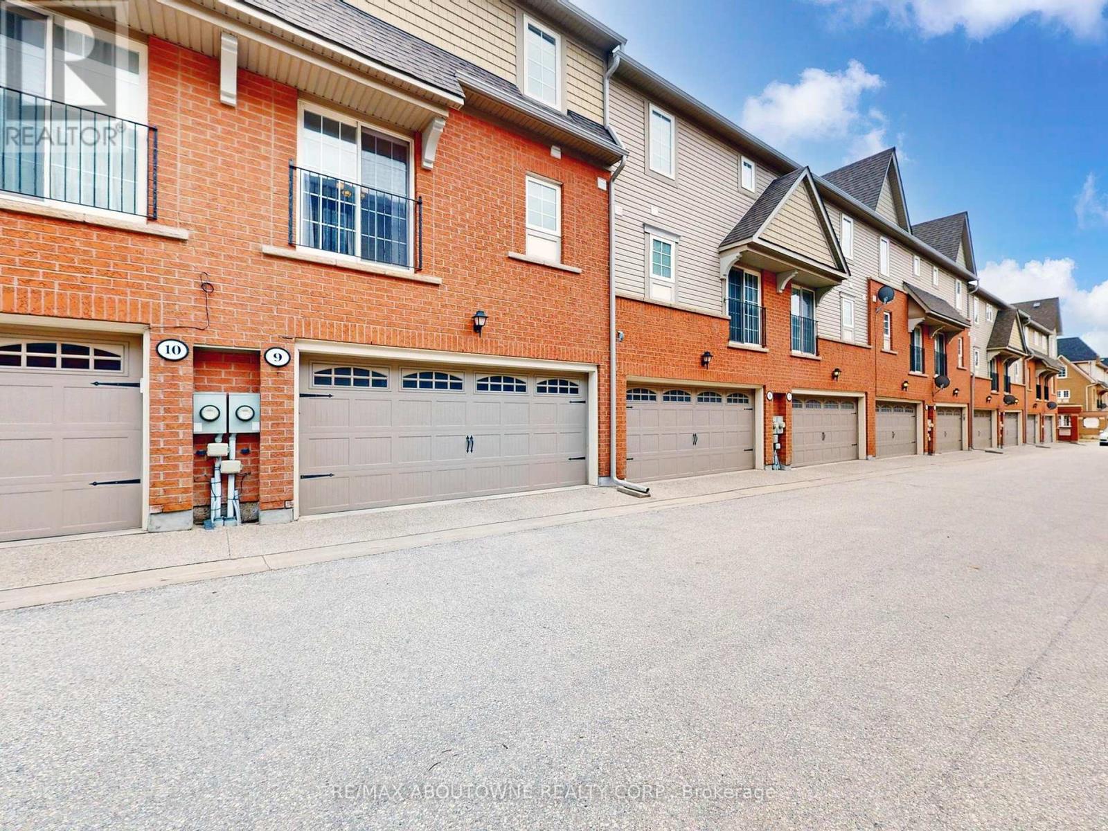 9 - 2360 Parkhaven Boulevard, Oakville, Ontario  L6H 7S6 - Photo 38 - W12919958