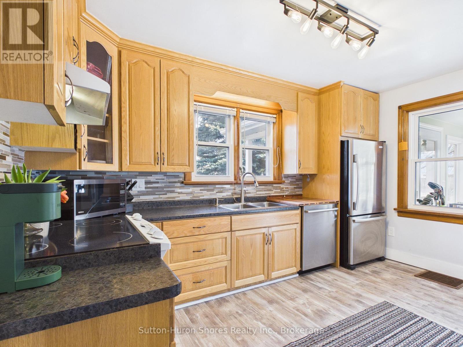 7760 Highway 21 Highway, Arran-Elderslie, Ontario  N0H 1A0 - Photo 8 - X12938104