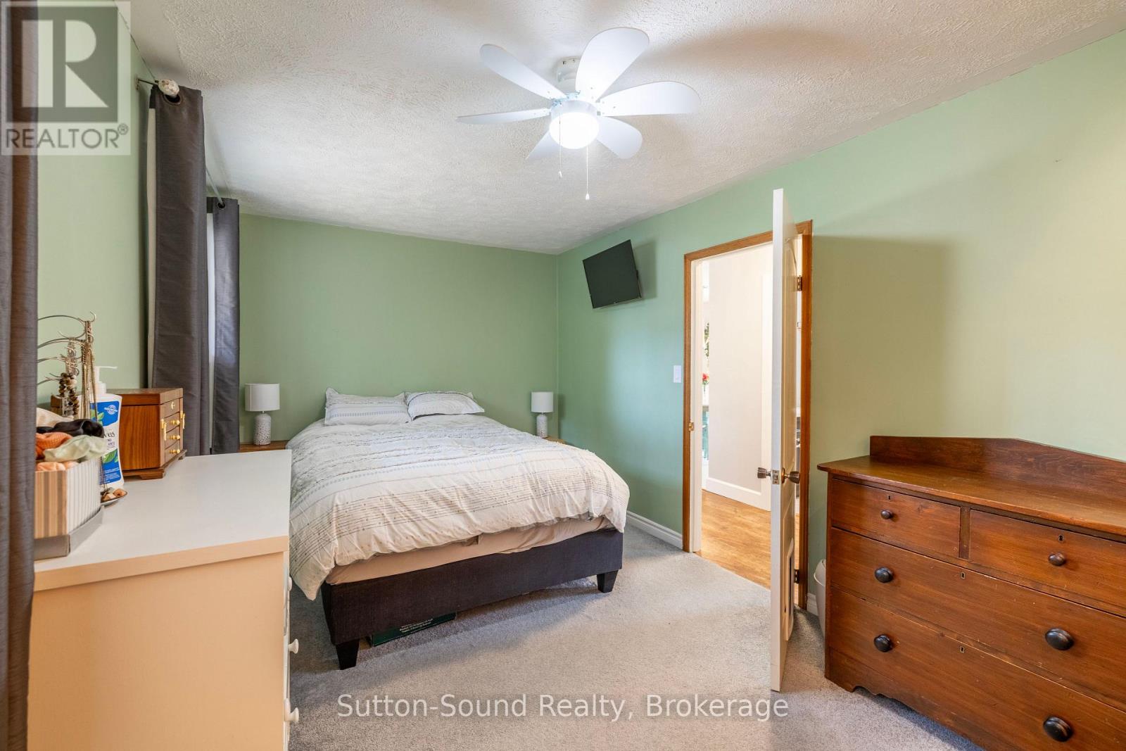 102710 Grey Road 18, Georgian Bluffs, Ontario  N4K 5N6 - Photo 13 - X12938134