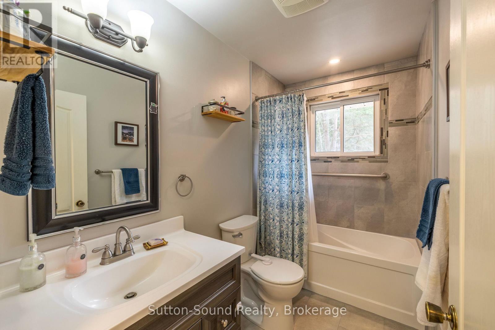 102710 Grey Road 18, Georgian Bluffs, Ontario  N4K 5N6 - Photo 15 - X12938134