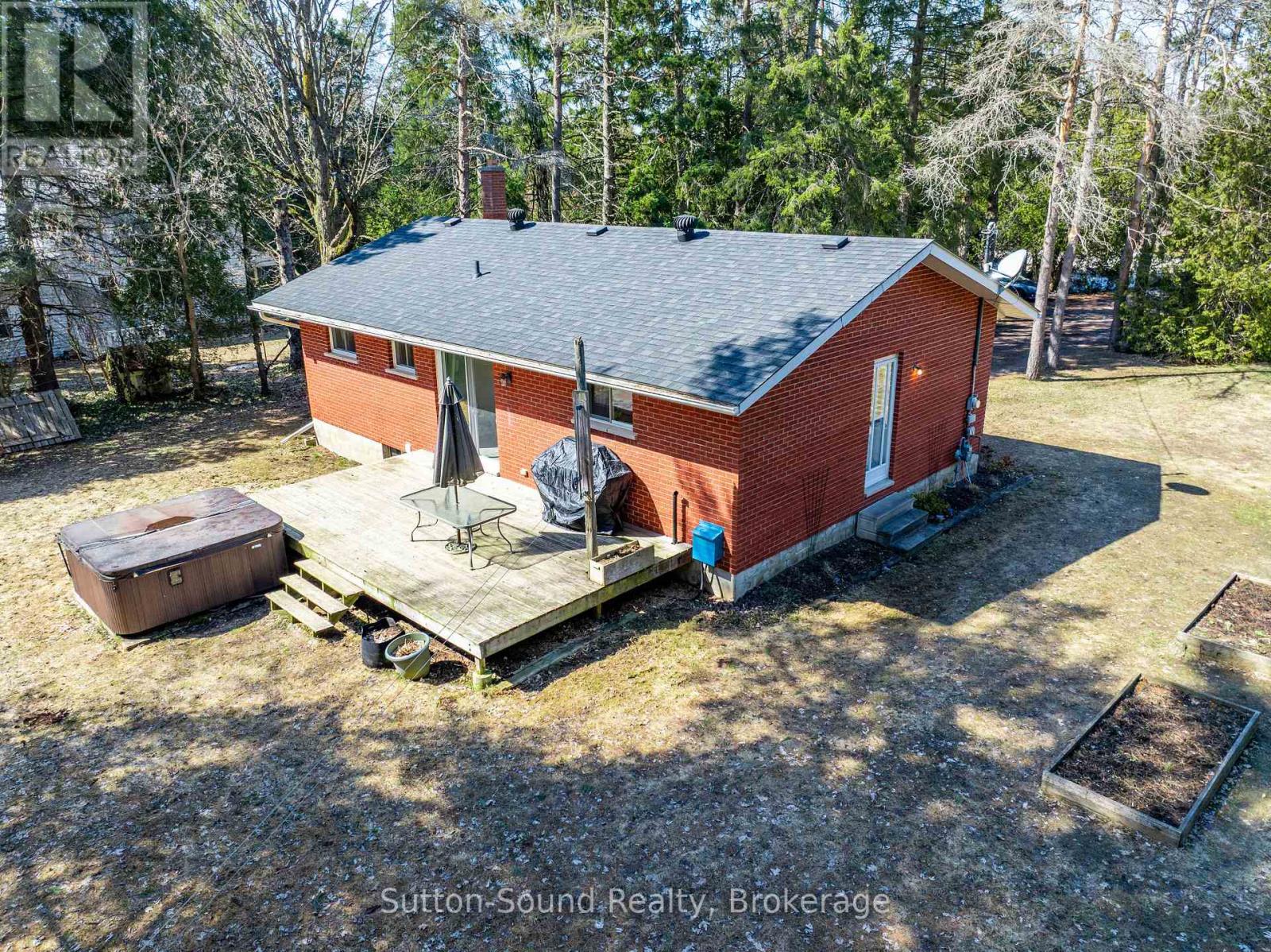 102710 Grey Road 18, Georgian Bluffs, Ontario  N4K 5N6 - Photo 26 - X12938134