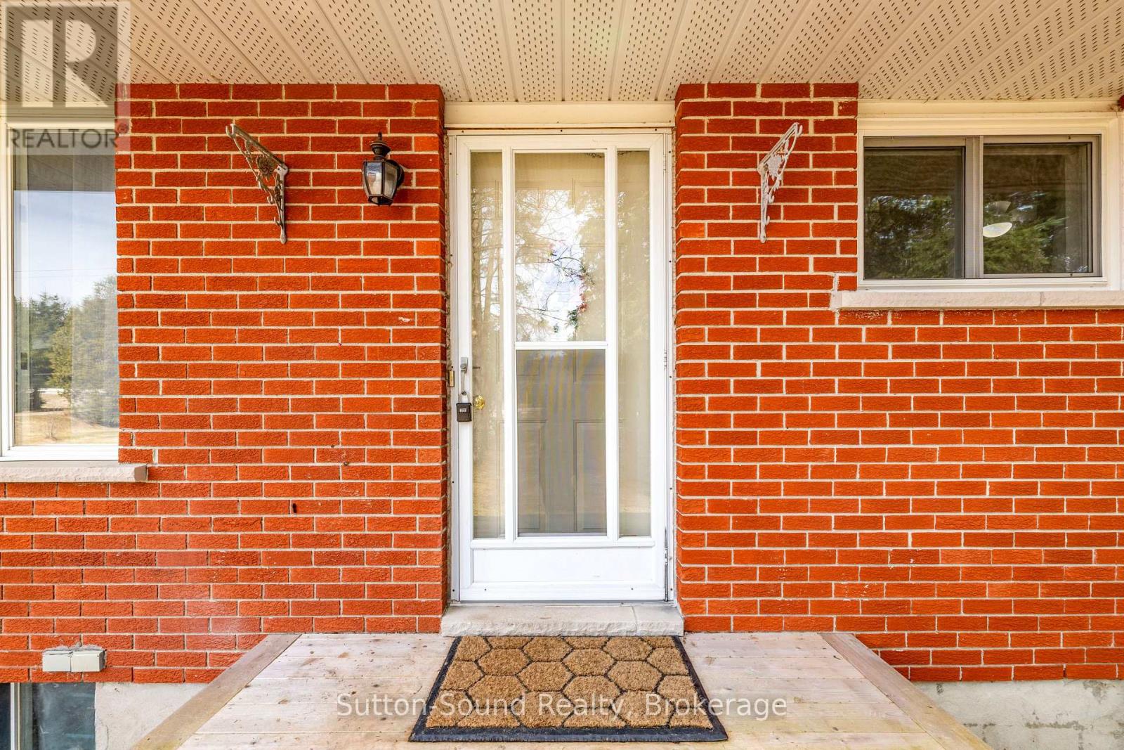 102710 Grey Road 18, Georgian Bluffs, Ontario  N4K 5N6 - Photo 5 - X12938134