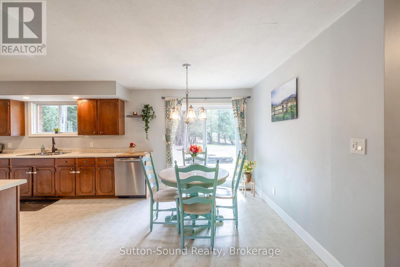 102710 Grey Road 18, Georgian Bluffs, Ontario  N4K 5N6 - Photo 6 - X12938134