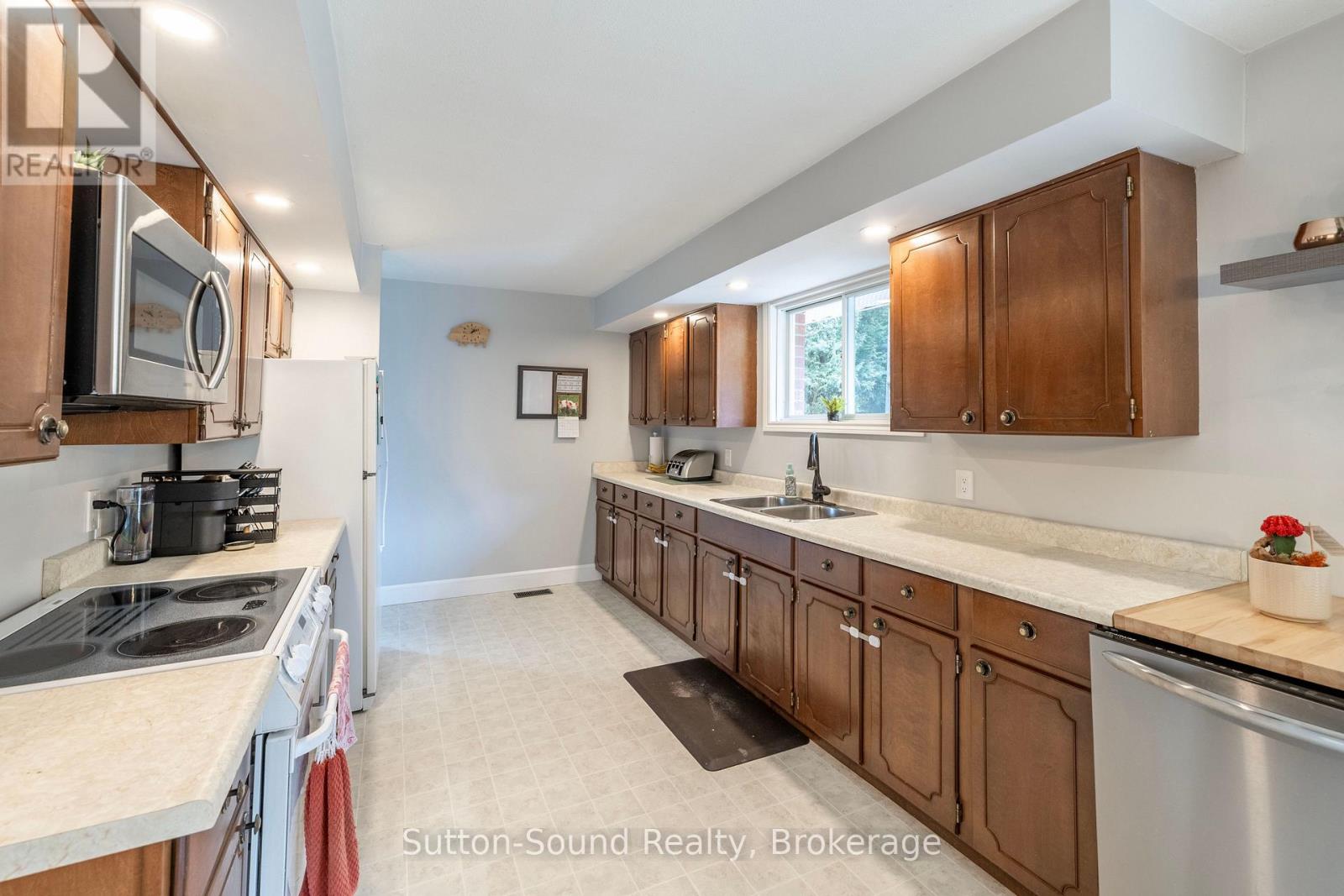 102710 Grey Road 18, Georgian Bluffs, Ontario  N4K 5N6 - Photo 8 - X12938134