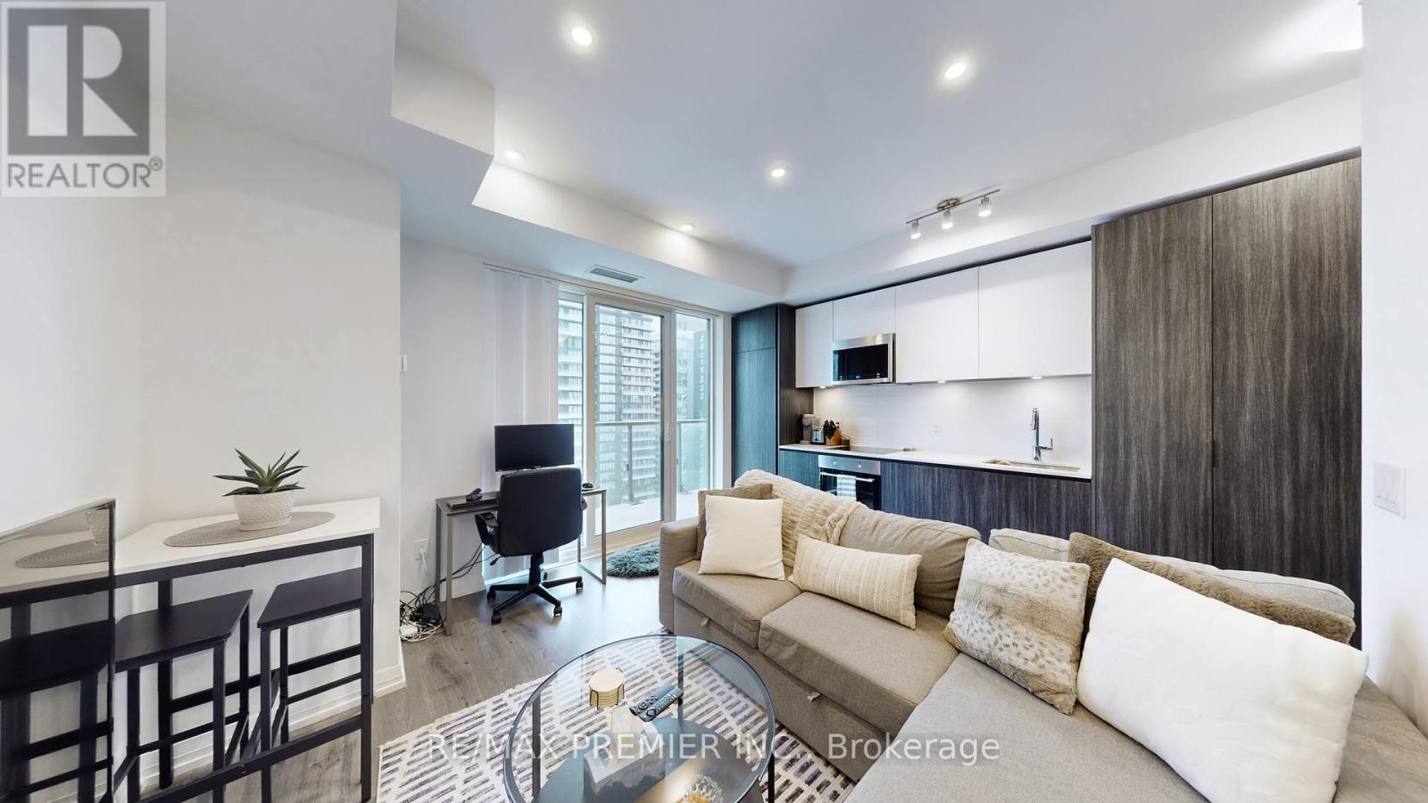 3711 - 8 Widmer Street, Toronto, Ontario  M5V 0W6 - Photo 11 - C12938130