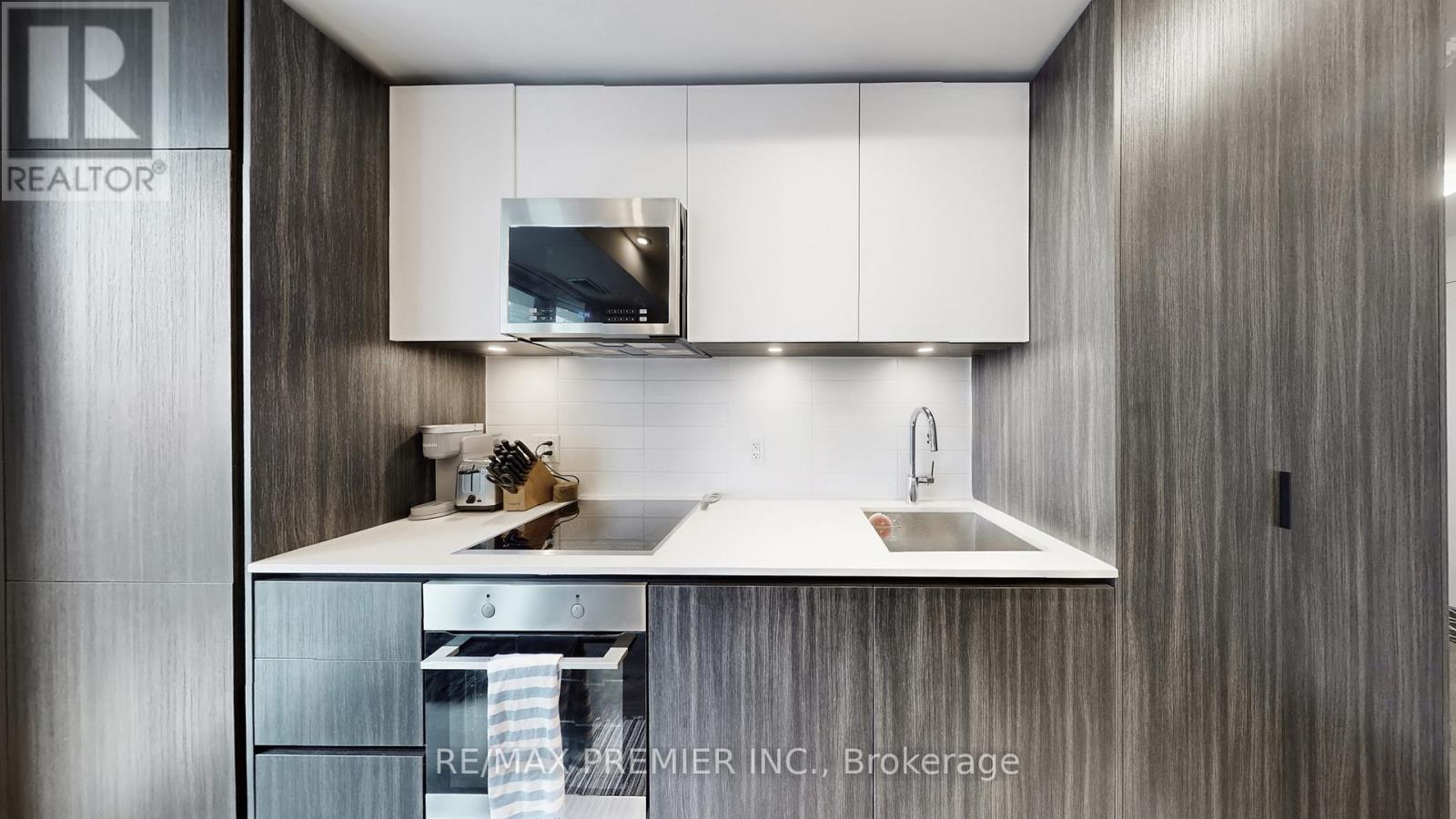 3711 - 8 Widmer Street, Toronto, Ontario  M5V 0W6 - Photo 13 - C12938130