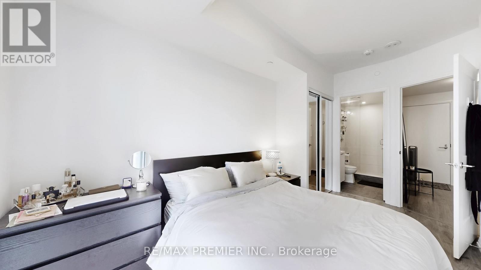 3711 - 8 Widmer Street, Toronto, Ontario  M5V 0W6 - Photo 15 - C12938130