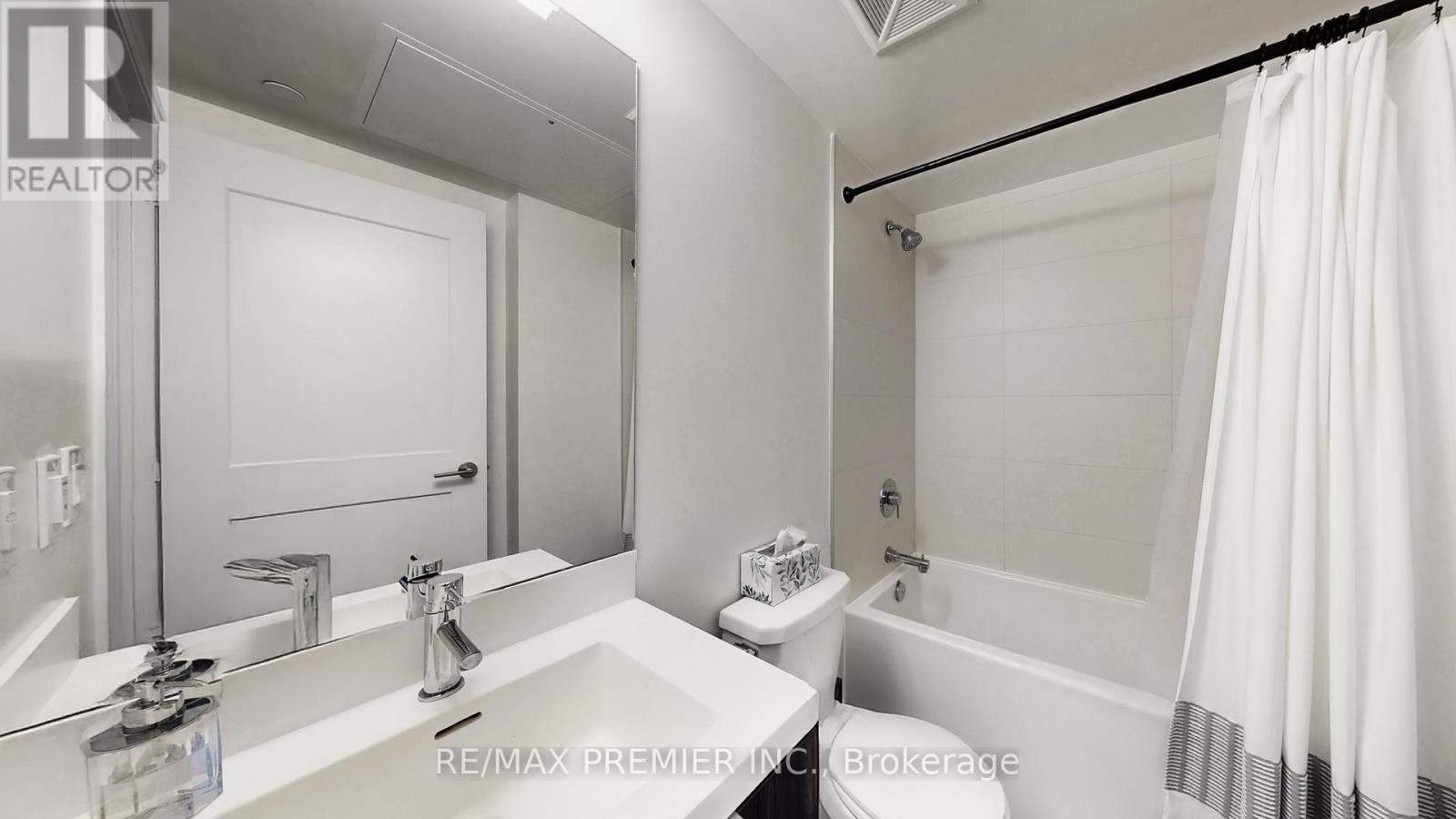 3711 - 8 Widmer Street, Toronto, Ontario  M5V 0W6 - Photo 21 - C12938130