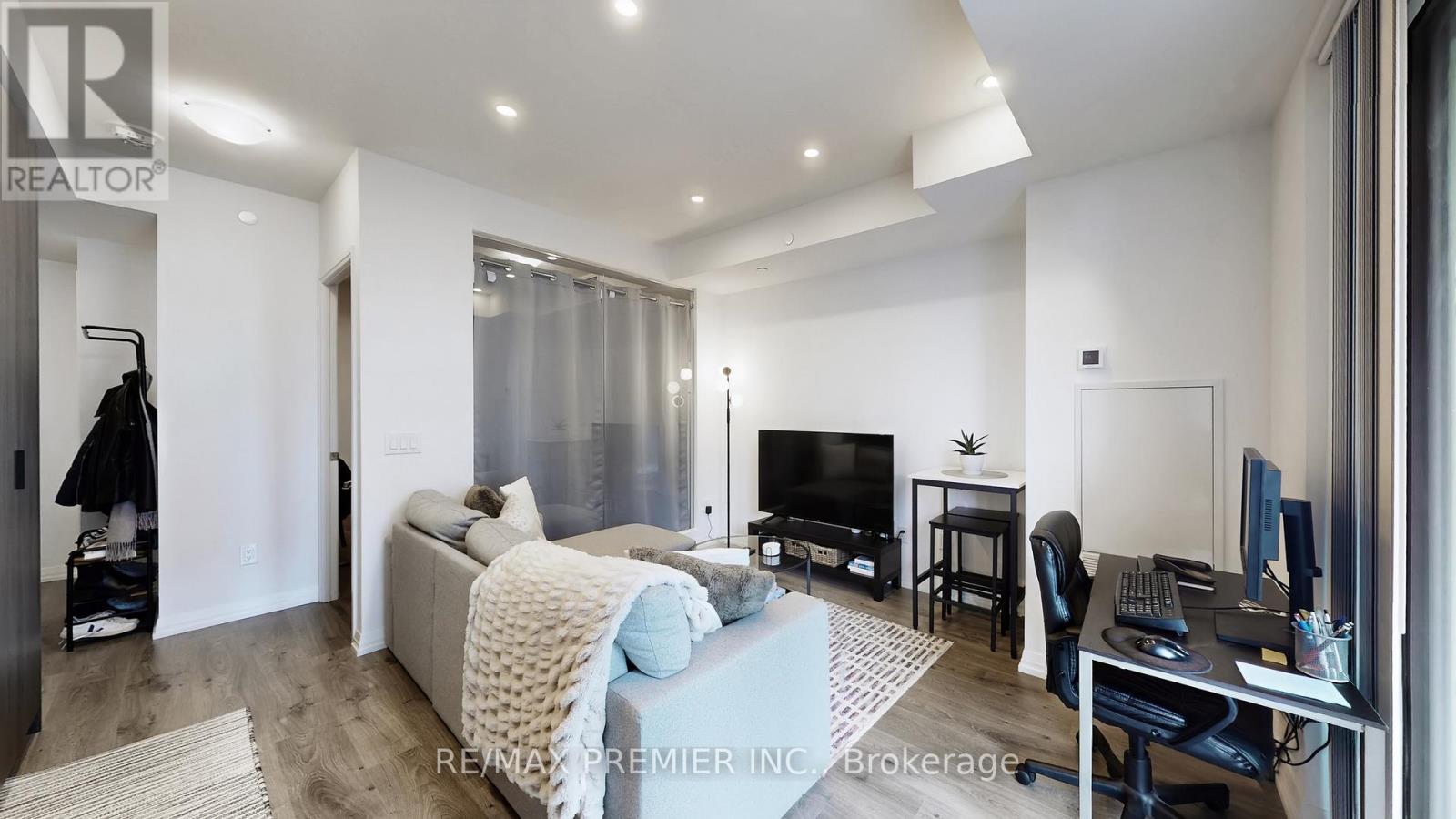 3711 - 8 Widmer Street, Toronto, Ontario  M5V 0W6 - Photo 6 - C12938130