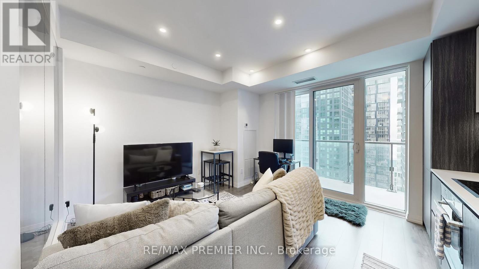 3711 - 8 Widmer Street, Toronto, Ontario  M5V 0W6 - Photo 8 - C12938130